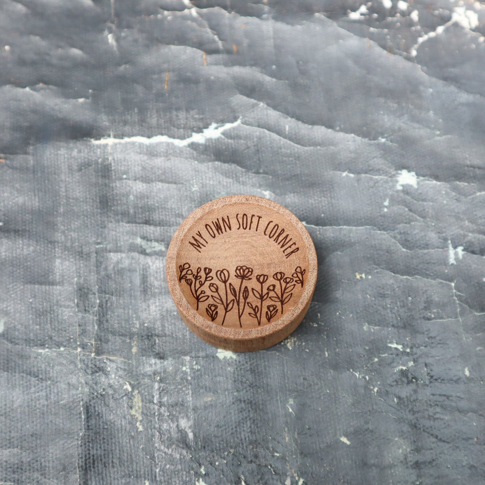 Wooden Essential Oil Diffuser for Car Natural Walnut Aromatherapy Air Freshener