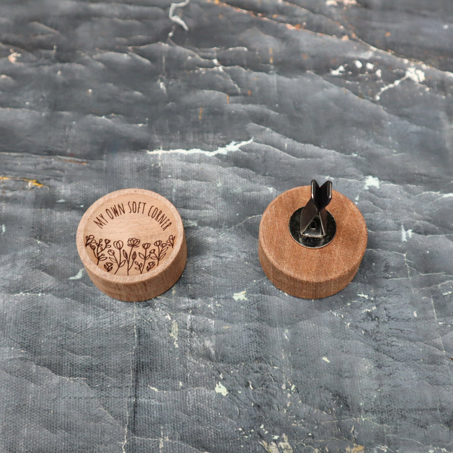 Wooden Essential Oil Diffuser for Car Natural Walnut Aromatherapy Air Freshener