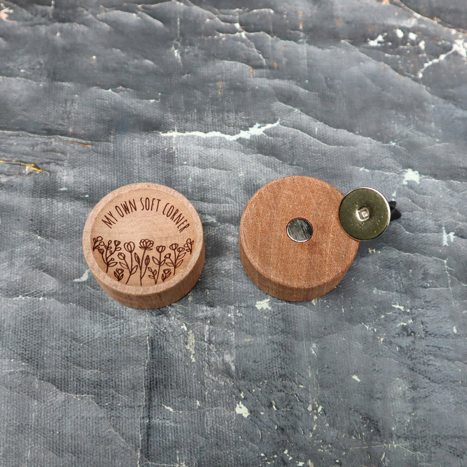 Wooden Essential Oil Diffuser for Car Natural Walnut Aromatherapy Air Freshener